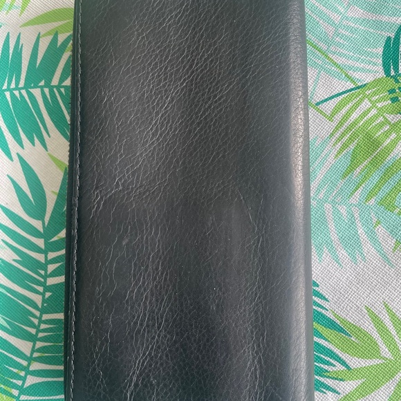 Michael Kors Wallet - Picture 5 of 9